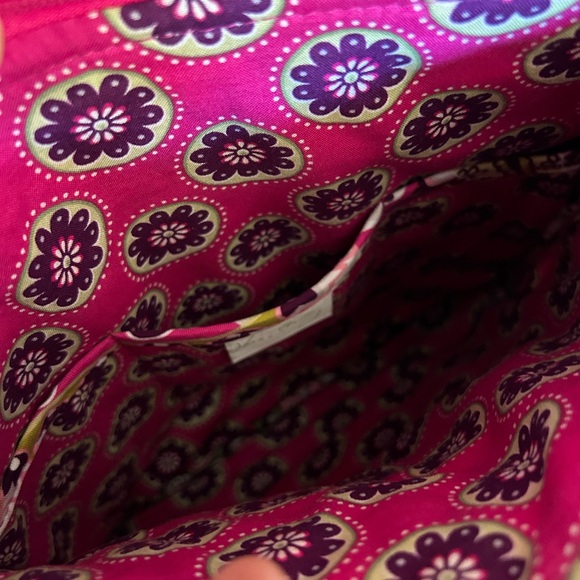 Vera Bradley NEW Very Berry Hipster - Picture 3 of 5